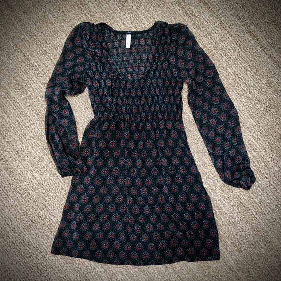 🛍2/$20🛍Flowy Black Floral Peasant Dress Size Small - Picture 1 of 7
